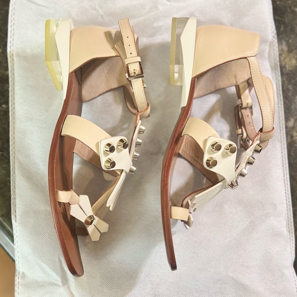 Tory Burch Leather Studded T-Strap. Size:8 - Picture 4 of 8